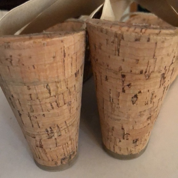 XOXO size 10 ivory tan stretch platform slides with studs stretch fabric upper - Picture 5 of 8